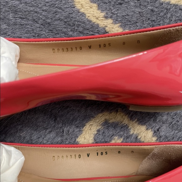Salvatore Ferragamo Varina flat shoes Like New - Picture 7 of 10